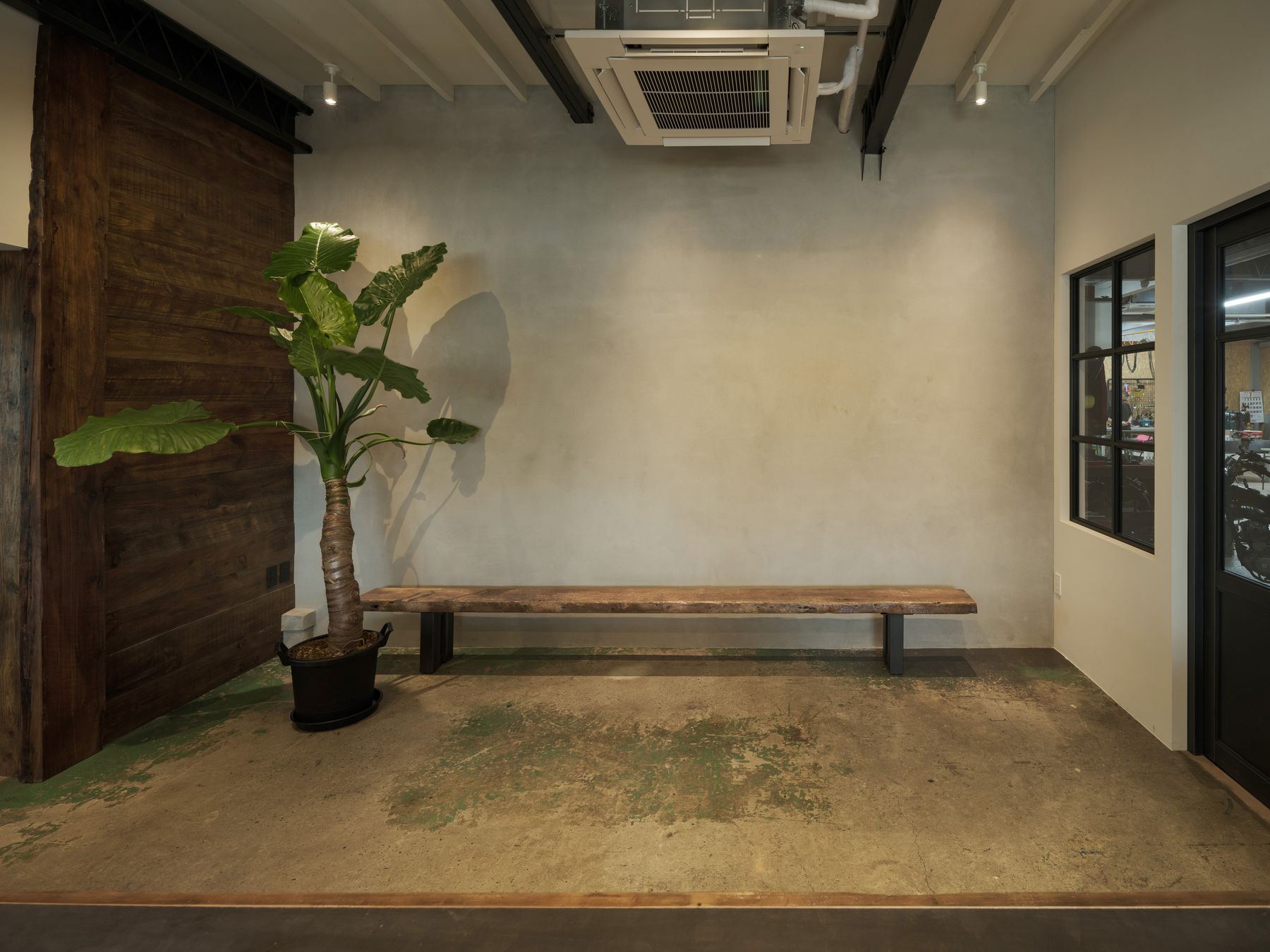 Showroom+Office　草加_INUI×KOBATECHの写真16
